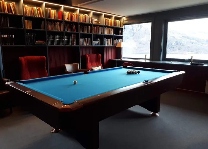Vatnahalsen Hoyfjellshotell Otel 3*